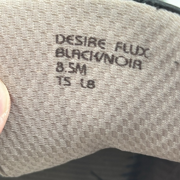 Earth Desire Flux Black Leather Sneakers Size 8.5 - Picture 7 of 7